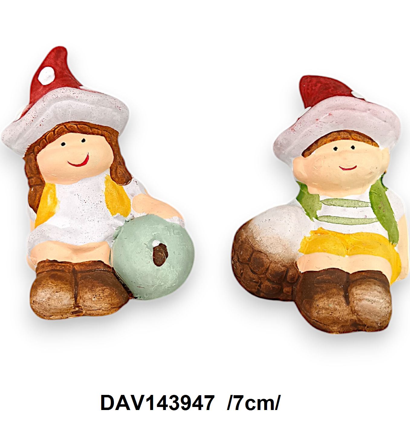 Ülõ kisfiú és kislány, gomba sapiban, makkal és almával, polirezin /7cm/