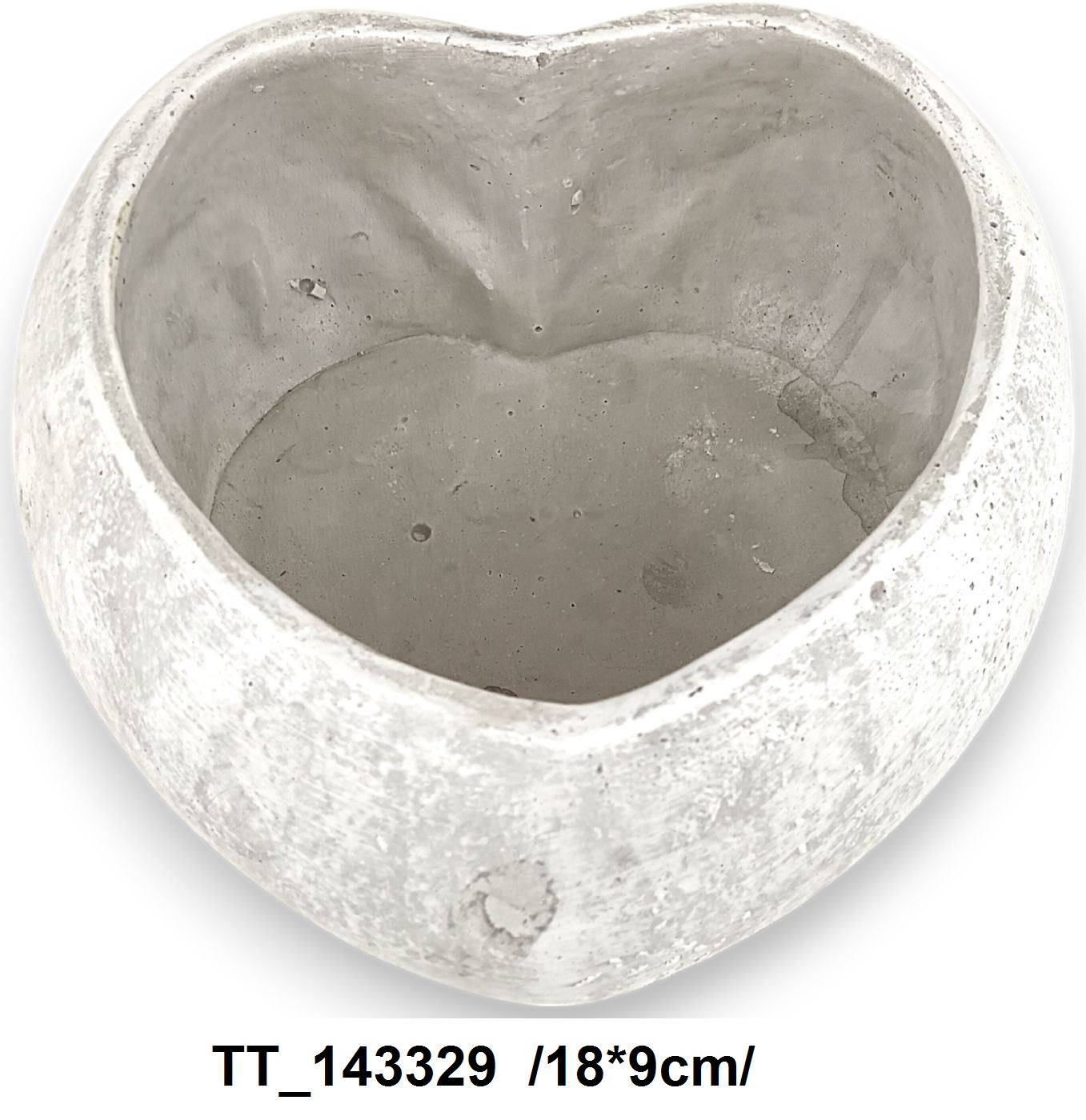 Gömbölyû szív alakú közepes cementkaspó /18x9cm/